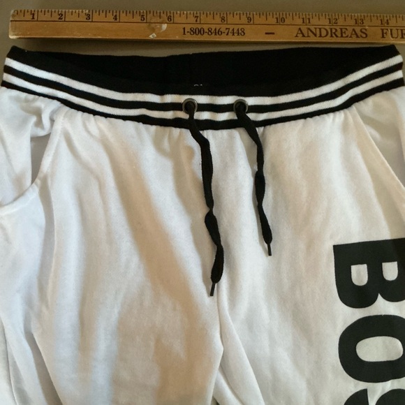 Rue 21—White Size M Polyester/Cotton Sweatpants/Joggers w/Black 'BOSS GIRL' Text - Picture 5 of 8